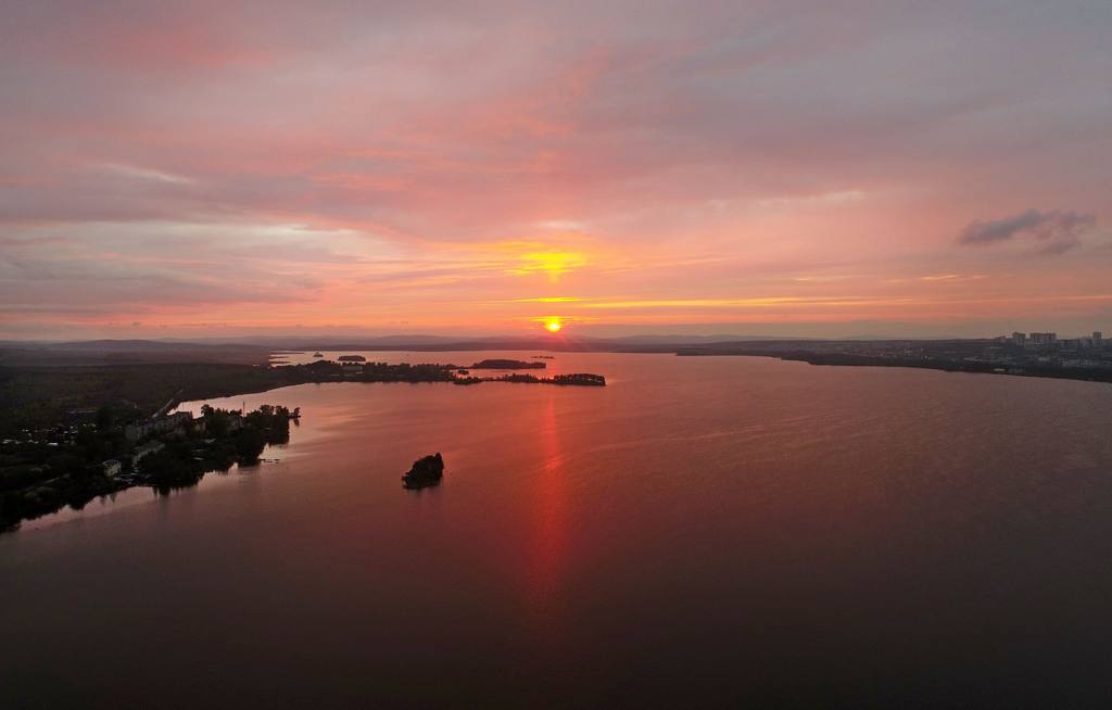 Невероятные виды на пруд