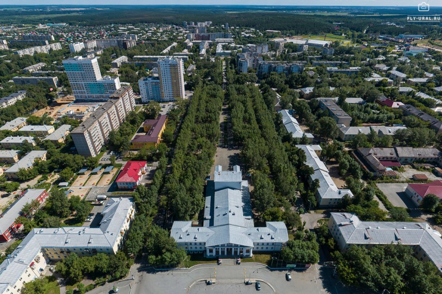 Эльмаш, вид на Эльмашевский парк.jpg Эльмаш, вид на Эльмашевский парк.jpg