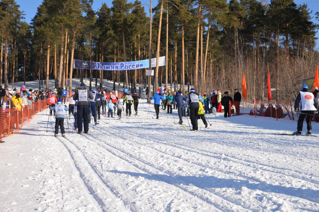 Калиновский парк, СК Калининец.jpg Калиновский парк, СК Калининец.jpg